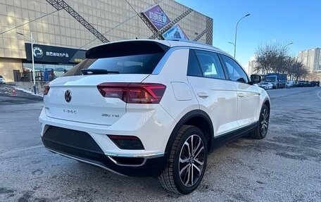 Volkswagen T-Roc I, 2023 год, 1 870 000 рублей, 4 фотография