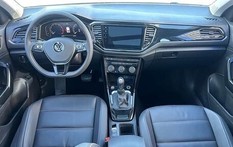 Volkswagen T-Roc I, 2023 год, 1 870 000 рублей, 9 фотография