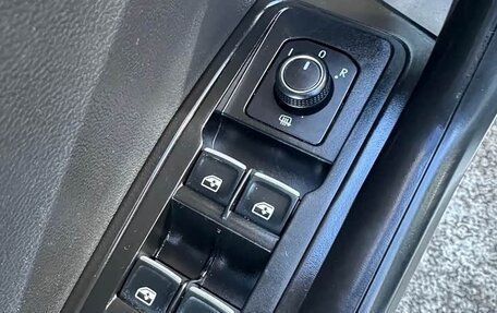 Volkswagen T-Roc I, 2023 год, 1 870 000 рублей, 11 фотография