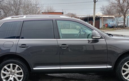 Volkswagen Touareg III, 2008 год, 1 550 000 рублей, 2 фотография