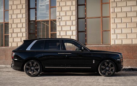 Rolls-Royce Cullinan, 2021 год, 33 000 000 рублей, 7 фотография