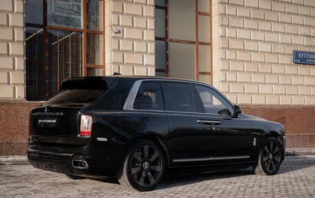 Rolls-Royce Cullinan, 2021 год, 33 000 000 рублей, 10 фотография