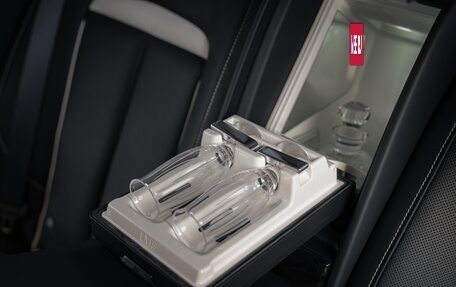 Rolls-Royce Cullinan, 2021 год, 33 000 000 рублей, 21 фотография