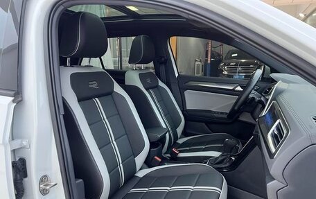 Volkswagen T-Roc I, 2024 год, 3 010 000 рублей, 8 фотография