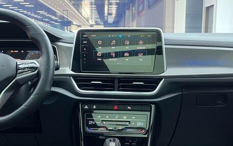 Volkswagen T-Roc I, 2024 год, 3 010 000 рублей, 7 фотография