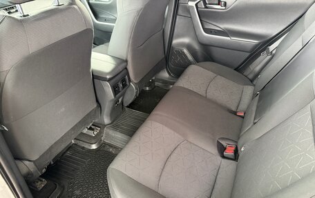 Toyota RAV4, 2019 год, 2 780 000 рублей, 11 фотография