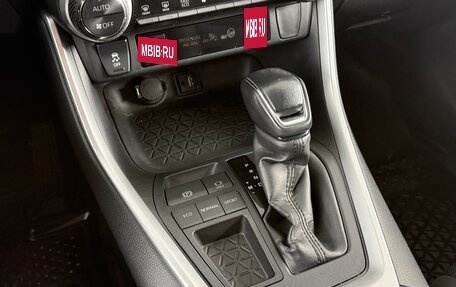 Toyota RAV4, 2019 год, 2 780 000 рублей, 15 фотография