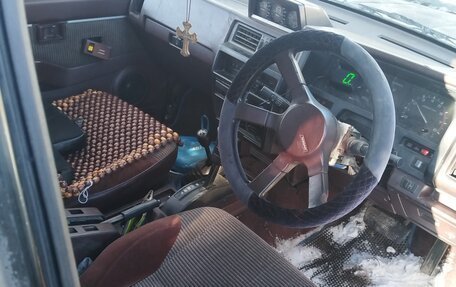 Nissan Terrano II рестайлинг, 1992 год, 340 000 рублей, 9 фотография