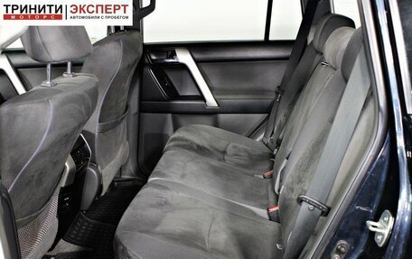 Toyota Land Cruiser Prado 150 рестайлинг 2, 2011 год, 2 697 000 рублей, 10 фотография