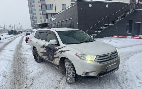 Toyota Highlander III, 2011 год, 1 700 000 рублей, 4 фотография
