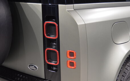 Land Rover Defender II, 2020 год, 6 990 000 рублей, 10 фотография