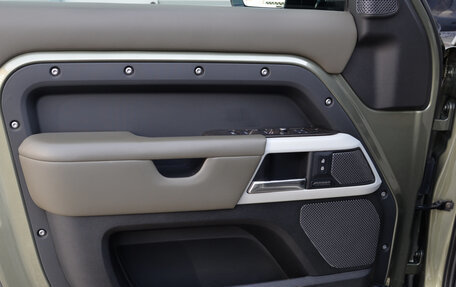 Land Rover Defender II, 2020 год, 6 990 000 рублей, 21 фотография