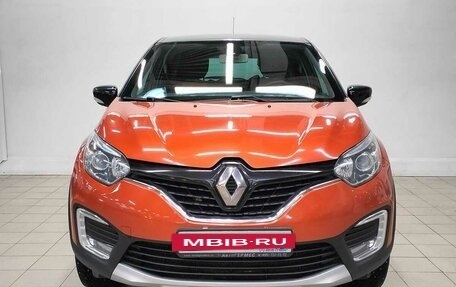 Renault Kaptur I рестайлинг, 2016 год, 1 384 000 рублей, 2 фотография