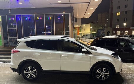 Toyota RAV4, 2018 год, 2 700 000 рублей, 7 фотография
