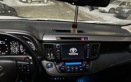 Toyota RAV4, 2018 год, 2 700 000 рублей, 8 фотография