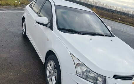 Chevrolet Cruze II, 2013 год, 800 000 рублей, 4 фотография