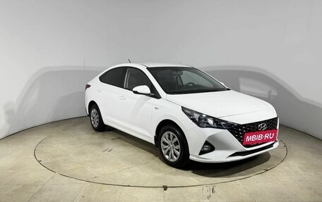 Hyundai Solaris II рестайлинг, 2021 год, 1 730 000 рублей, 3 фотография