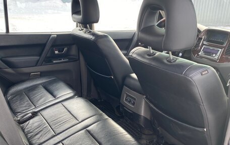 Mitsubishi Pajero III рестайлинг, 2005 год, 810 000 рублей, 11 фотография