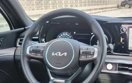 KIA K5, 2022 год, 2 400 000 рублей, 7 фотография