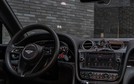 Bentley Bentayga I, 2018 год, 11 390 000 рублей, 16 фотография