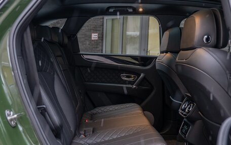 Bentley Bentayga I, 2018 год, 11 390 000 рублей, 13 фотография