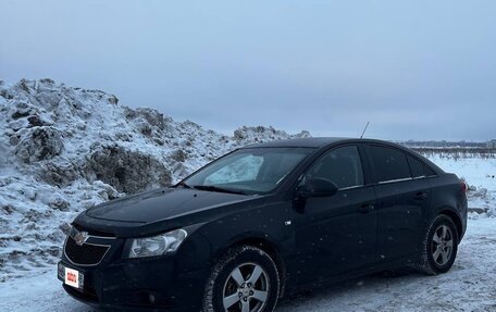 Chevrolet Cruze II, 2010 год, 749 000 рублей, 2 фотография