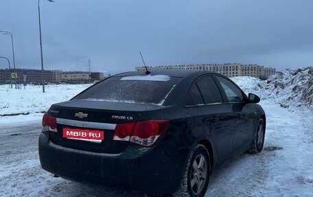 Chevrolet Cruze II, 2010 год, 749 000 рублей, 4 фотография