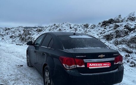 Chevrolet Cruze II, 2010 год, 749 000 рублей, 3 фотография