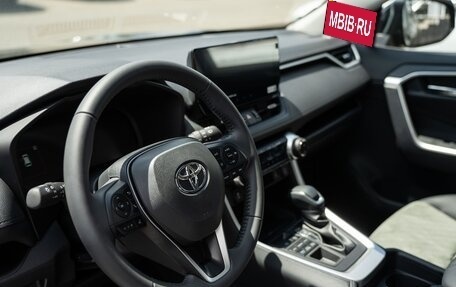 Toyota RAV4, 2025 год, 3 990 000 рублей, 14 фотография