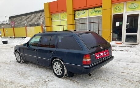 Mercedes-Benz E-Класс, 1995 год, 750 000 рублей, 3 фотография