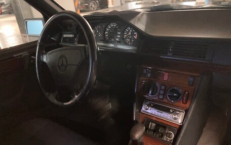 Mercedes-Benz E-Класс, 1995 год, 750 000 рублей, 7 фотография