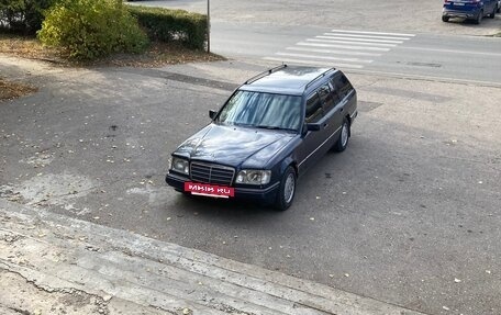 Mercedes-Benz E-Класс, 1995 год, 750 000 рублей, 2 фотография