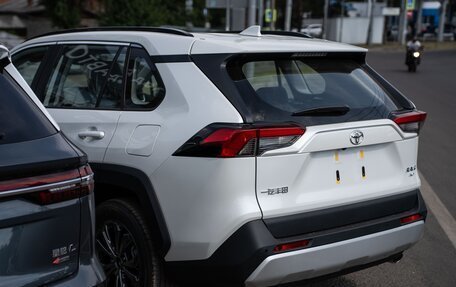 Toyota RAV4, 2025 год, 3 990 000 рублей, 5 фотография