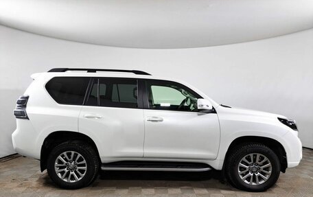 Toyota Land Cruiser Prado 150 рестайлинг 2, 2017 год, 4 699 000 рублей, 5 фотография