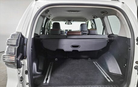 Toyota Land Cruiser Prado 150 рестайлинг 2, 2017 год, 4 699 000 рублей, 12 фотография