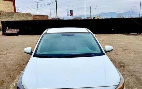 Hyundai Solaris II рестайлинг, 2017 год, 900 000 рублей, 1 фотография