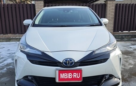Toyota Prius IV XW50, 2019 год, 2 150 000 рублей, 1 фотография