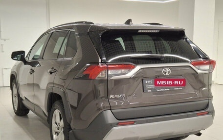 Toyota RAV4, 2020 год, 3 569 000 рублей, 7 фотография