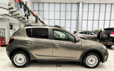 Renault Sandero II рестайлинг, 2018 год, 960 000 рублей, 4 фотография