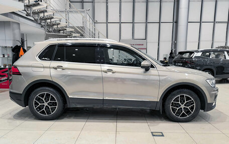 Volkswagen Tiguan II, 2017 год, 1 980 000 рублей, 4 фотография