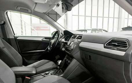 Volkswagen Tiguan II, 2017 год, 1 980 000 рублей, 11 фотография