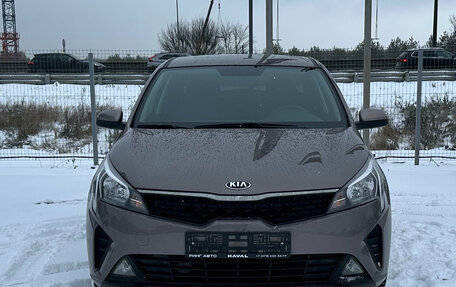 KIA Rio IV, 2021 год, 1 688 000 рублей, 2 фотография