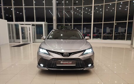 Toyota Camry, 2023 год, 3 820 000 рублей, 10 фотография