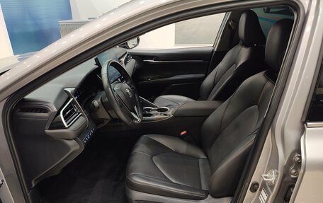 Toyota Camry, 2023 год, 3 820 000 рублей, 14 фотография