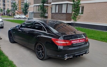 Mercedes-Benz E-Класс, 2010 год, 1 350 000 рублей, 4 фотография