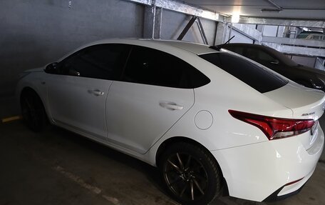 Hyundai Solaris II рестайлинг, 2018 год, 2 000 000 рублей, 4 фотография