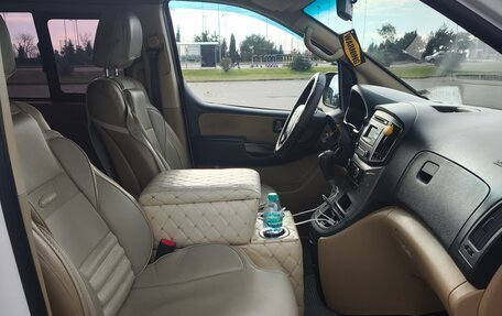 Hyundai H-1 II рестайлинг, 2016 год, 1 950 000 рублей, 6 фотография