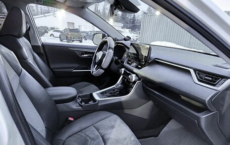 Toyota RAV4, 2024 год, 4 000 000 рублей, 11 фотография