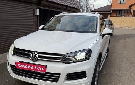 Volkswagen Touareg III, 2012 год, 2 350 000 рублей, 3 фотография