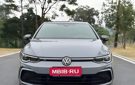 Volkswagen Golf VIII, 2023 год, 2 170 000 рублей, 2 фотография